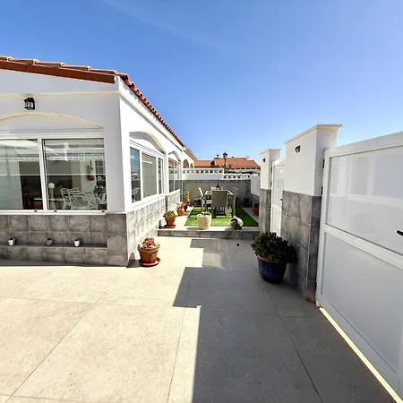 & Enjoy וילה אנטיגואה